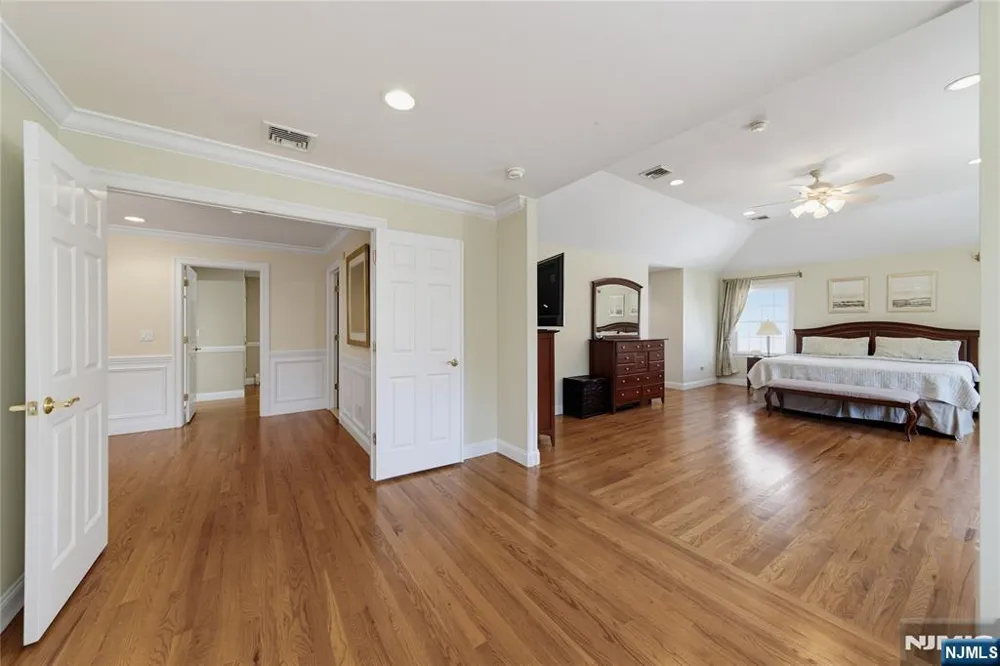 52 Robinhood Avenue Closter, NJ 07624