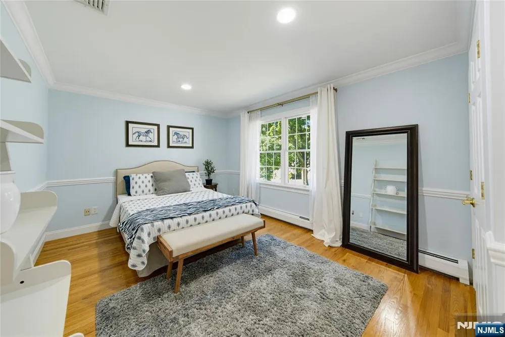 52 Robinhood Avenue Closter, NJ 07624