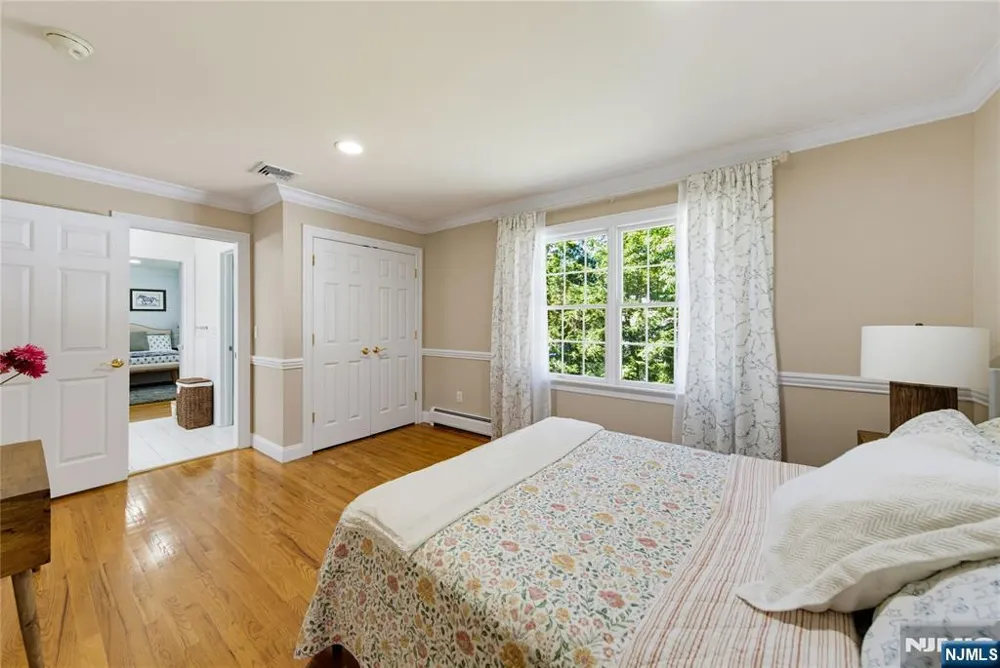 52 Robinhood Avenue Closter, NJ 07624
