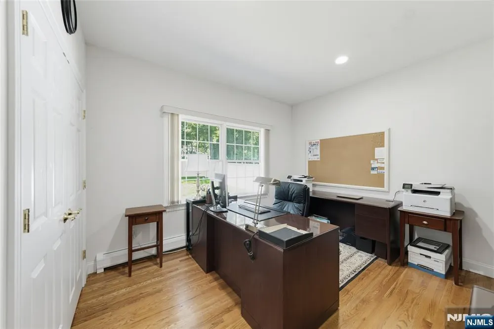 52 Robinhood Avenue Closter, NJ 07624