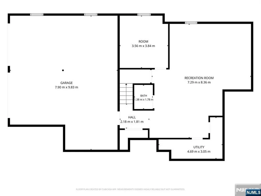 8 Goldfinch Run Kinnelonugh, NJ 07405