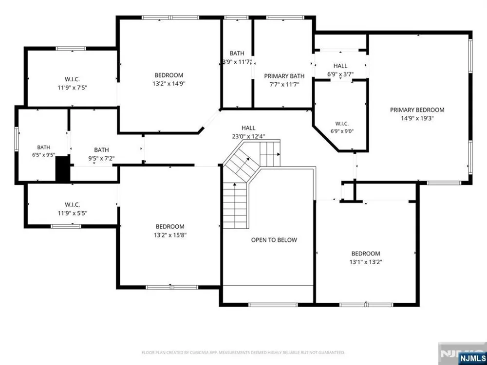 8 Goldfinch Run Kinnelonugh, NJ 07405