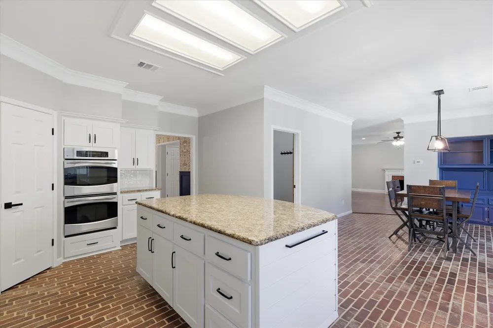 2385 Dundee Drive Highland Village, TX 75077