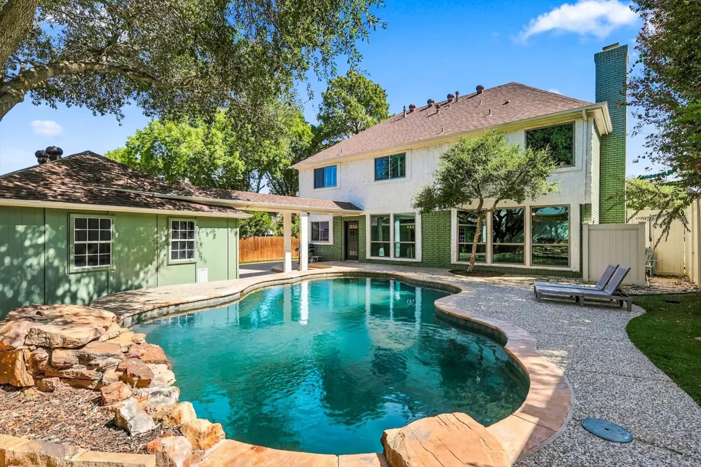 2385 Dundee Drive Highland Village, TX 75077