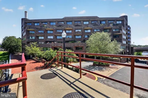 1015 33RD STREET NW #705