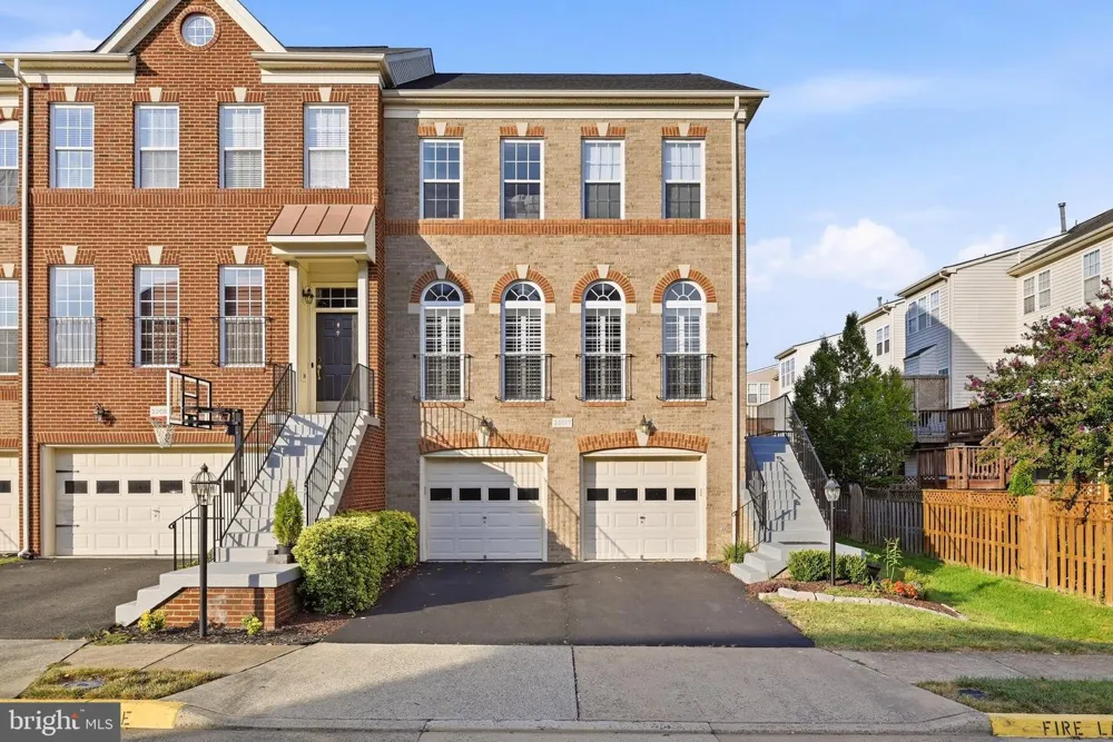 22017 DILWORTH SQUARE Broadlands, VA 20148