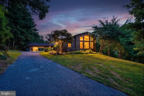 4513 TIMBERY DRIVE