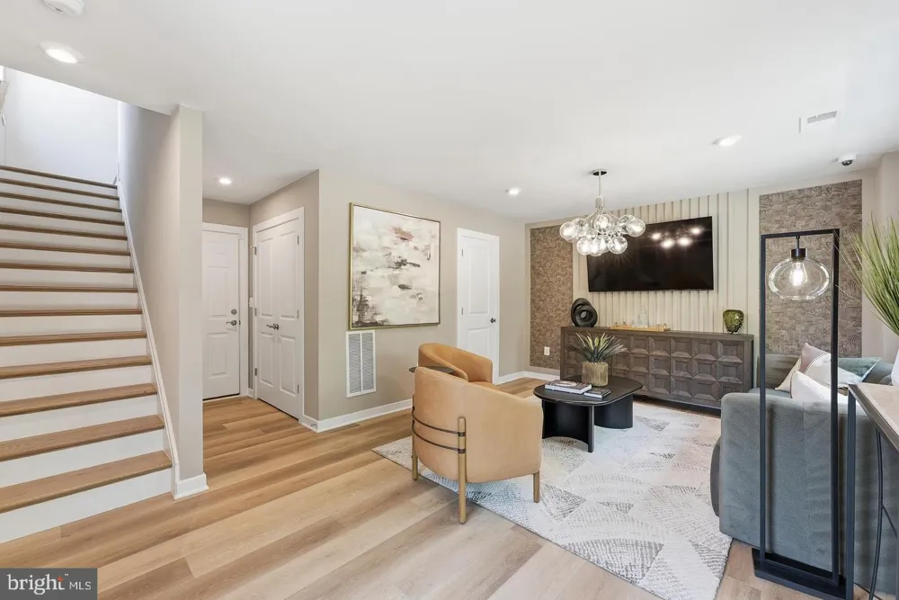 46325 CRANSTON STREET Potomac Falls, VA 20165