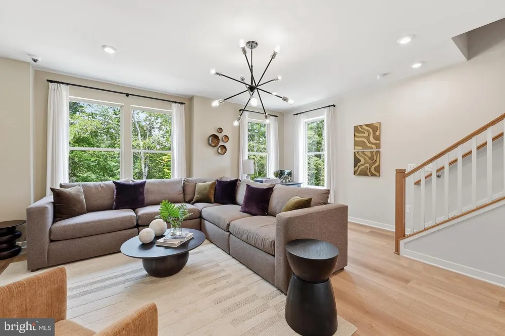 46325 CRANSTON STREET Potomac Falls, VA 20165