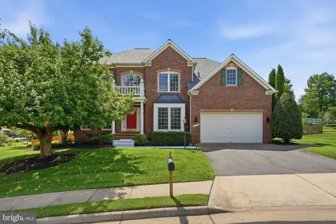 42831 DELPHINIUM CIRCLE