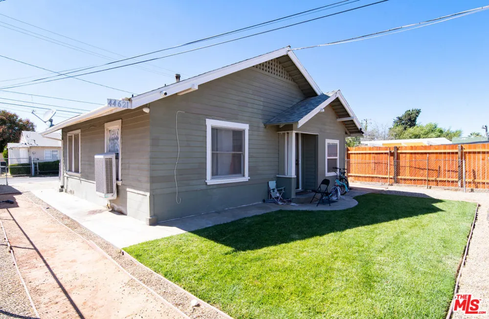44619 Beech Avenue Lancaster, CA 93534