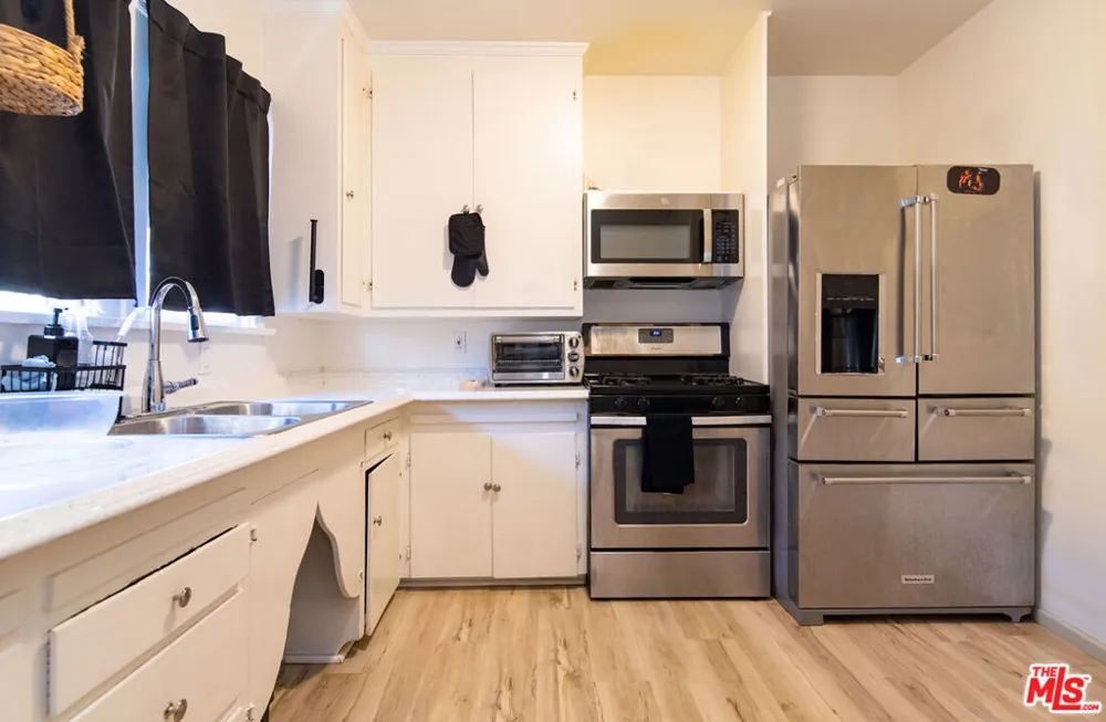 44619 Beech Avenue Lancaster, CA 93534