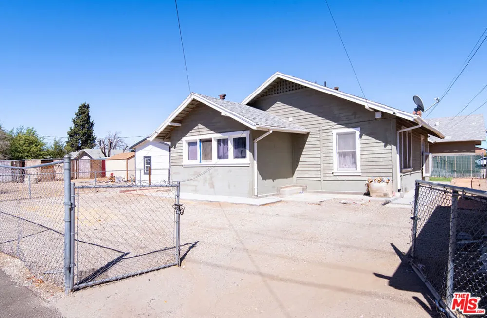 44619 Beech Avenue Lancaster, CA 93534