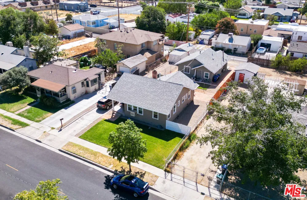 44619 Beech Avenue Lancaster, CA 93534