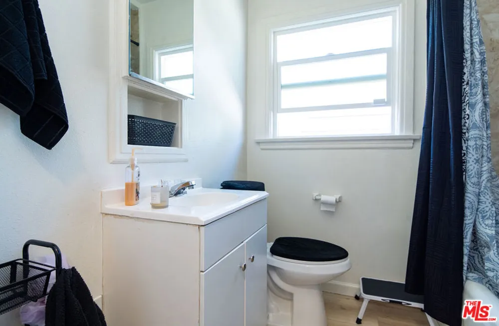 44619 Beech Avenue Lancaster, CA 93534