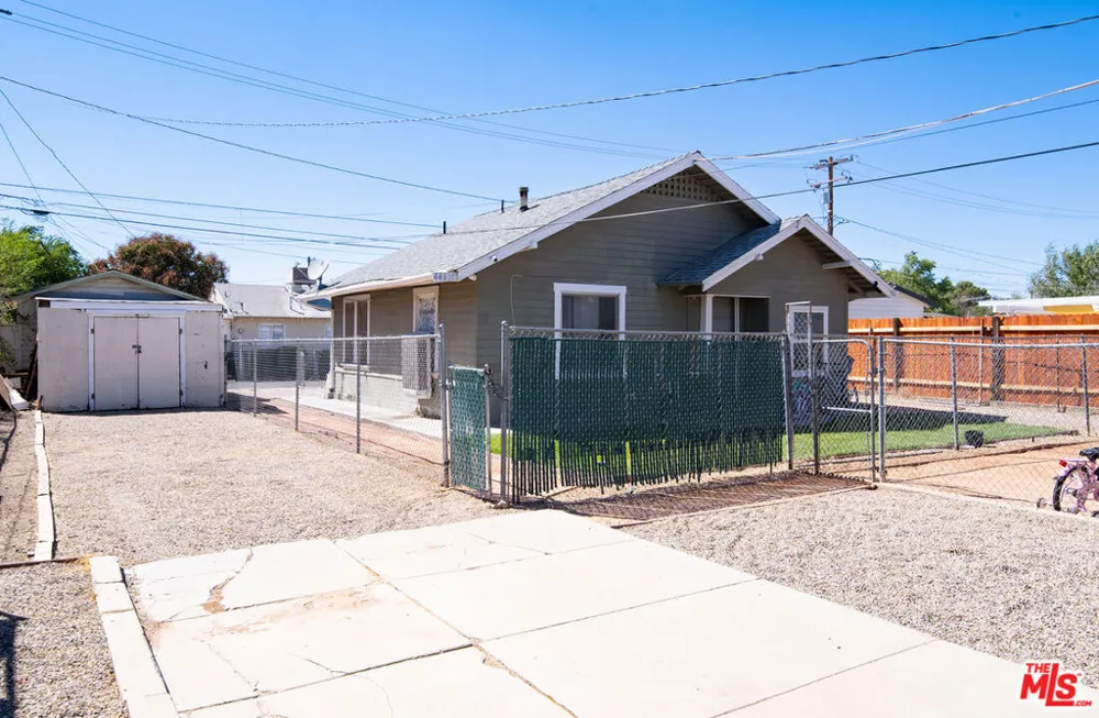 44619 Beech Avenue Lancaster, CA 93534