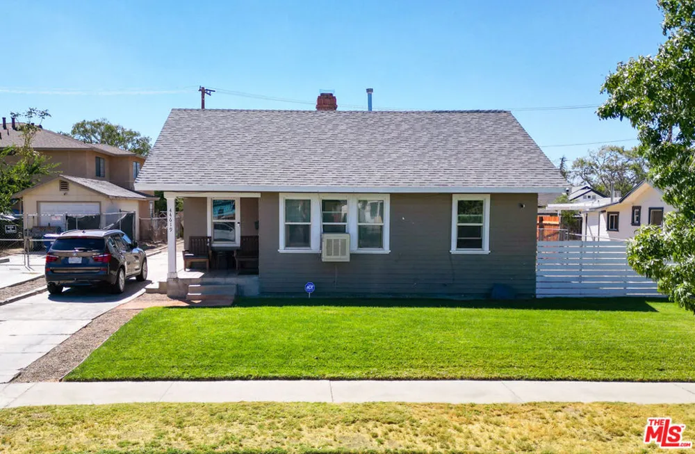 44619 Beech Avenue Lancaster, CA 93534