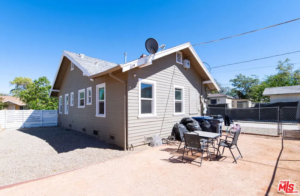 44619 Beech Avenue Lancaster, CA 93534