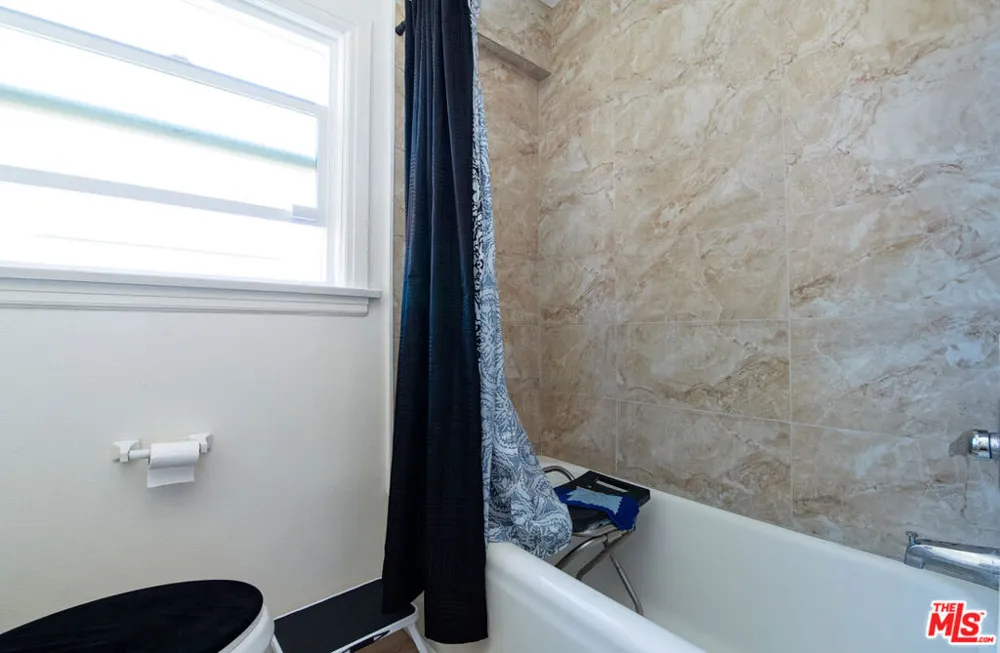 44619 Beech Avenue Lancaster, CA 93534