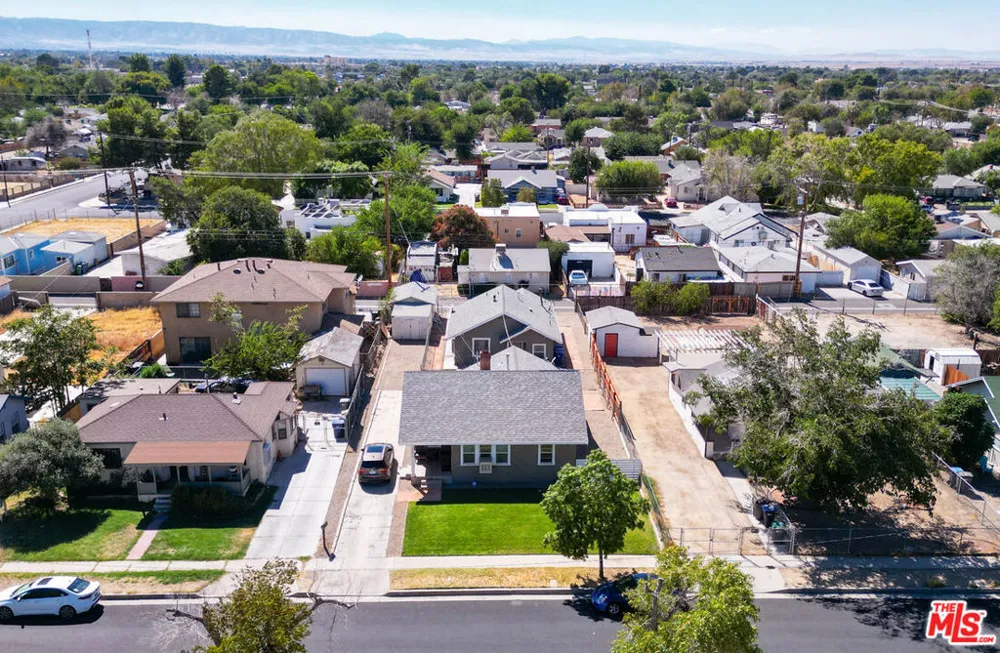 44619 Beech Avenue Lancaster, CA 93534