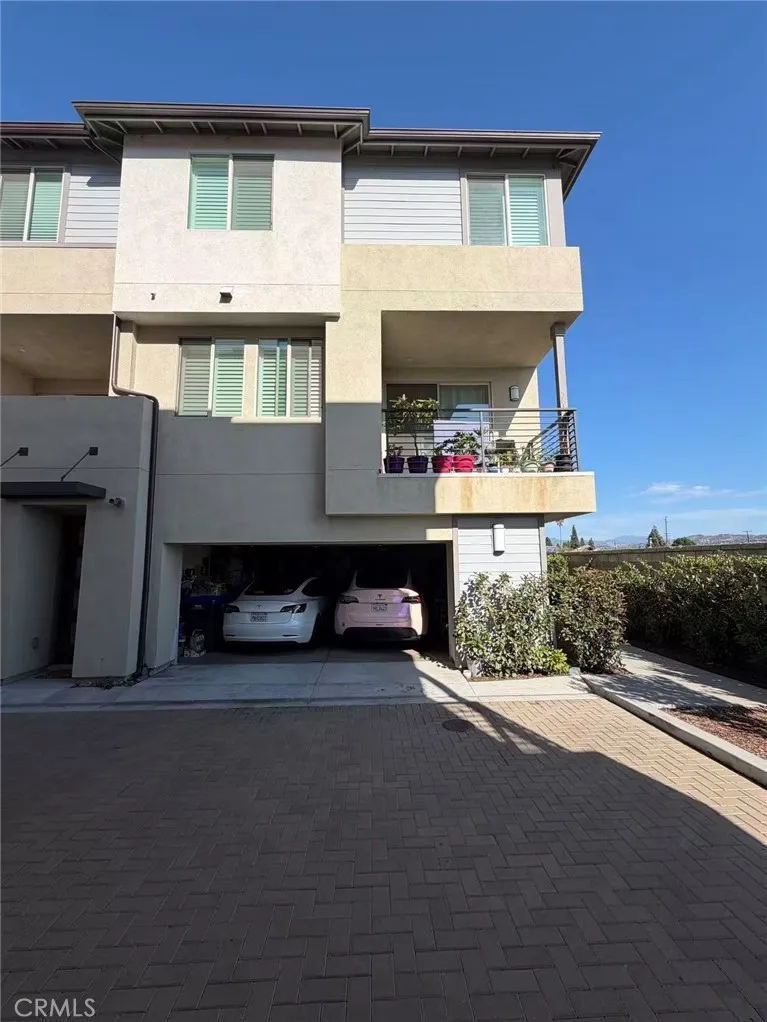 1570 Topeka Avenue #8 Placentia, CA 92870