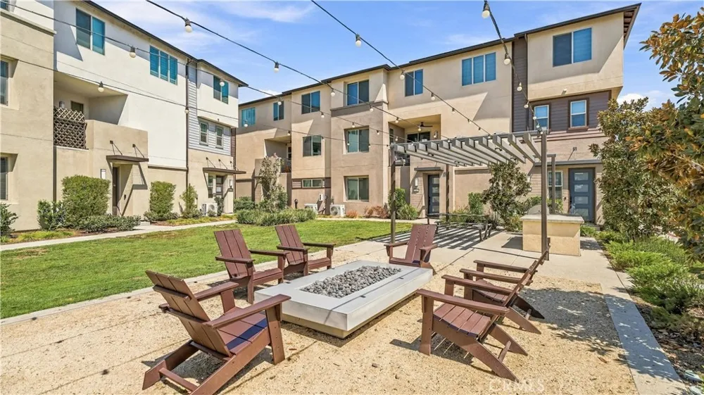 1570 Topeka Avenue #8 Placentia, CA 92870