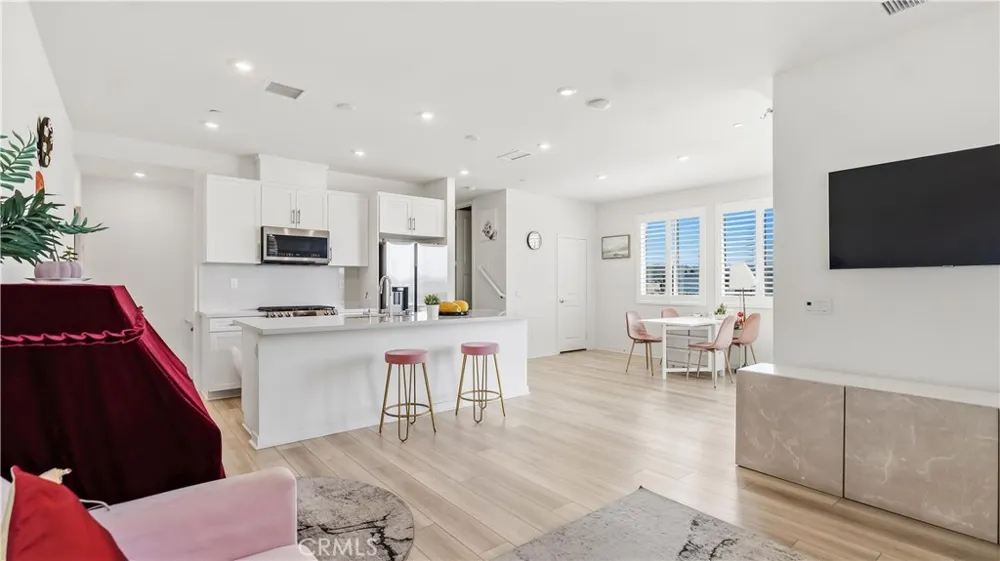 1570 Topeka Avenue #8 Placentia, CA 92870