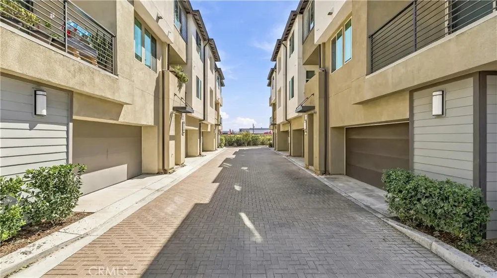 1570 Topeka Avenue #8 Placentia, CA 92870