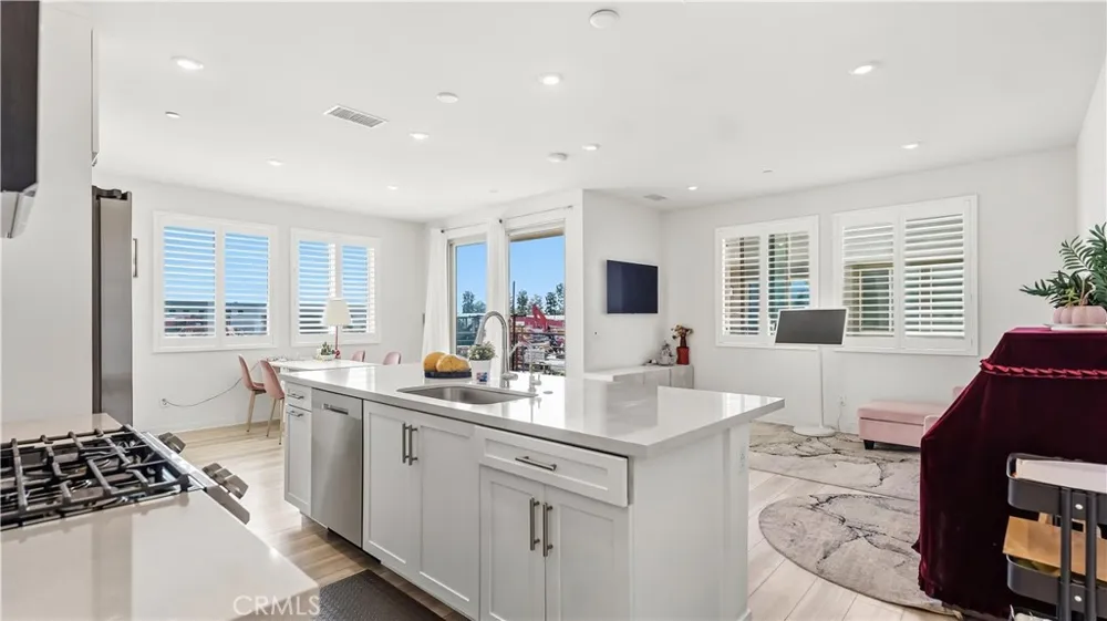 1570 Topeka Avenue #8 Placentia, CA 92870