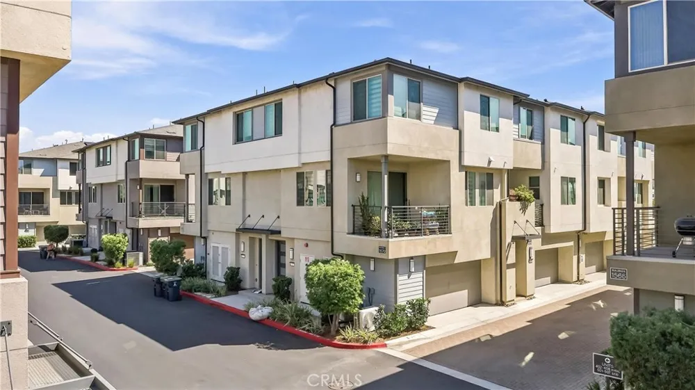 1570 Topeka Avenue #8 Placentia, CA 92870