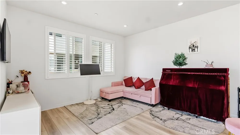 1570 Topeka Avenue #8 Placentia, CA 92870