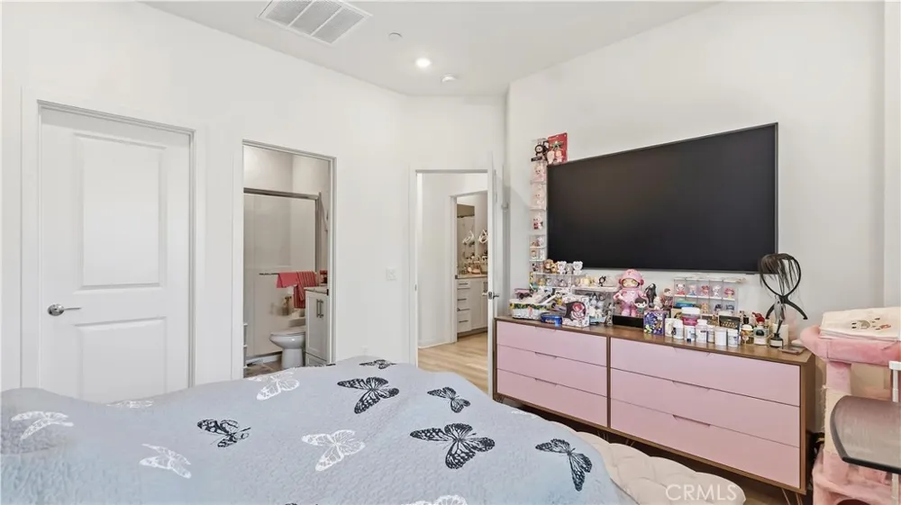 1570 Topeka Avenue #8 Placentia, CA 92870