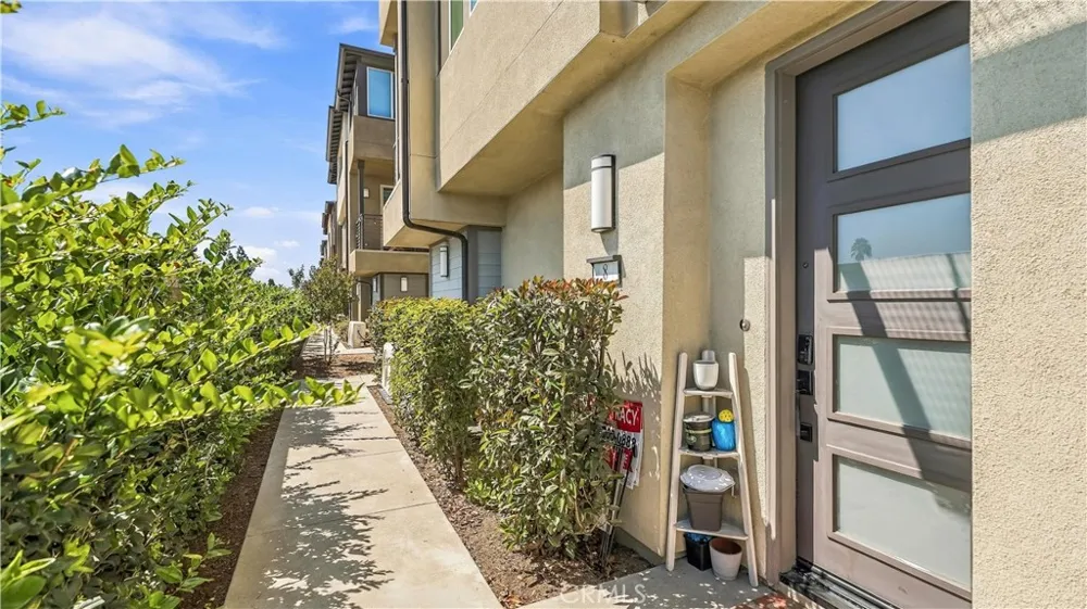 1570 Topeka Avenue #8 Placentia, CA 92870