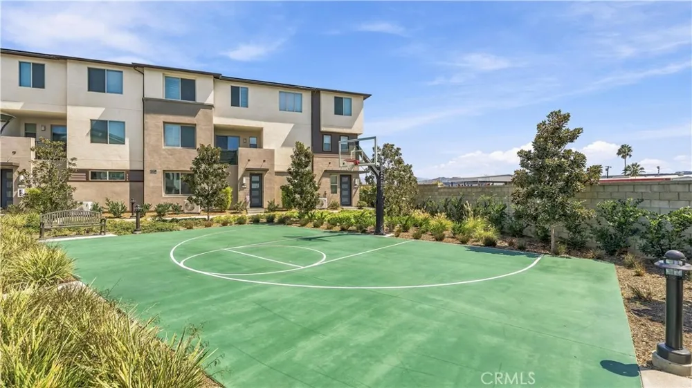 1570 Topeka Avenue #8 Placentia, CA 92870