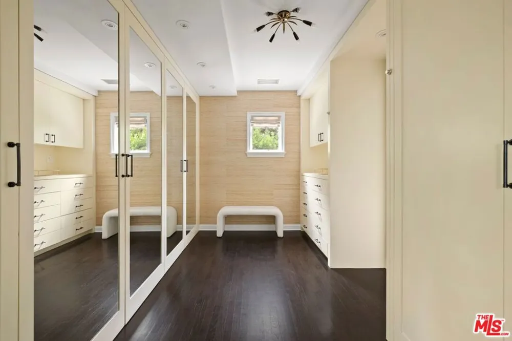 13574 D'Este Drive Pacific Palisades, CA 90272