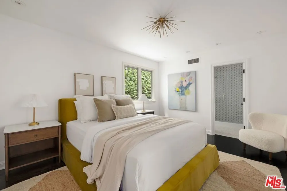 13574 D'Este Drive Pacific Palisades, CA 90272