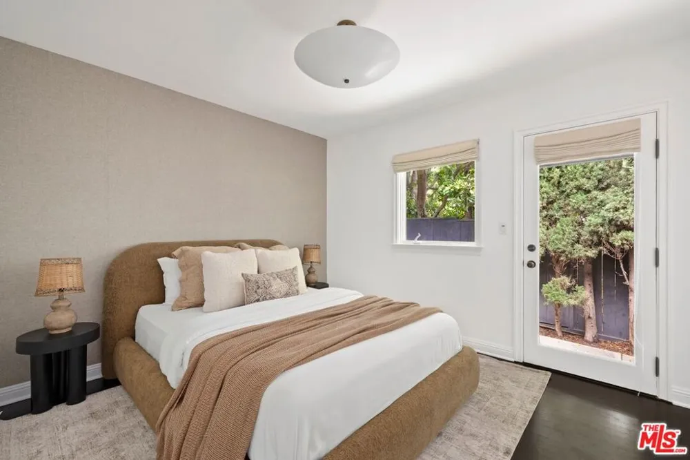 13574 D'Este Drive Pacific Palisades, CA 90272