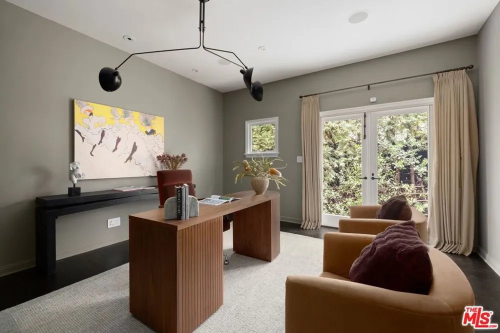 13574 D'Este Drive Pacific Palisades, CA 90272