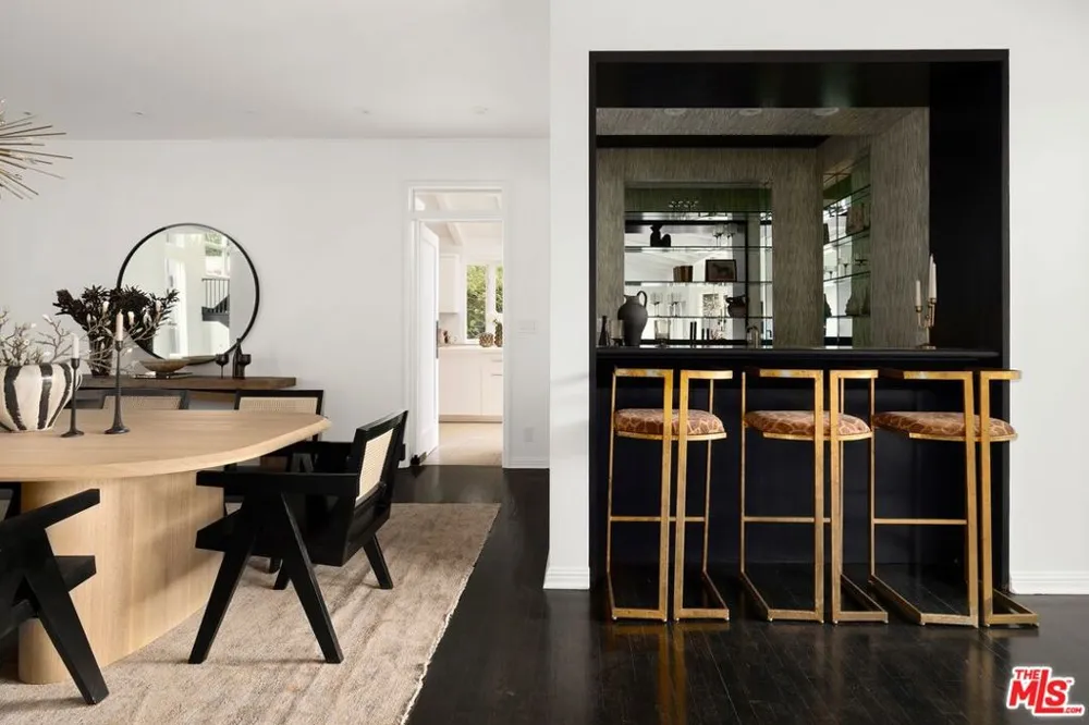 13574 D'Este Drive Pacific Palisades, CA 90272