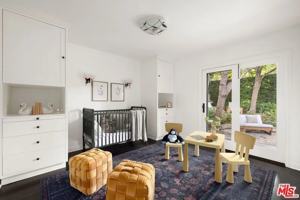 13574 D'Este Drive Pacific Palisades, CA 90272