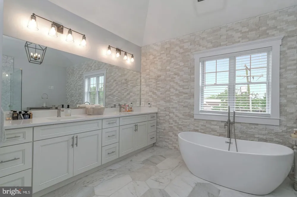 10704 WARWICK AVENUE #A Fairfax, VA 22030