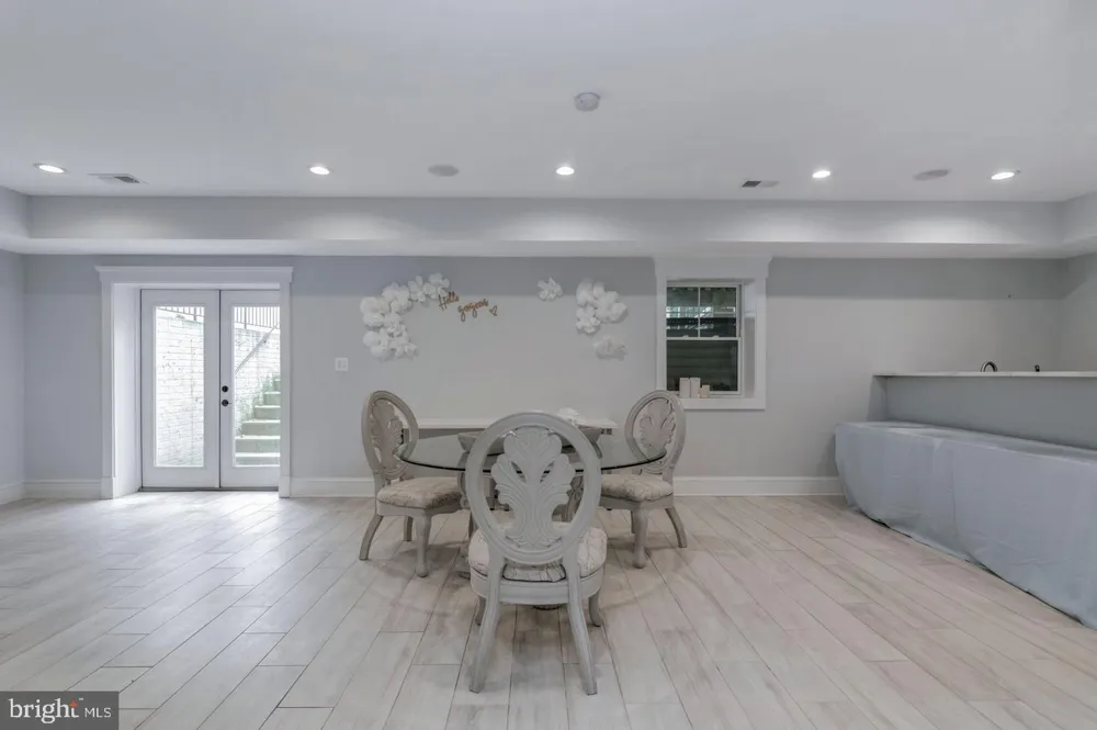 10704 WARWICK AVENUE #A Fairfax, VA 22030