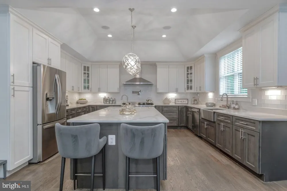 10704 WARWICK AVENUE #A Fairfax, VA 22030