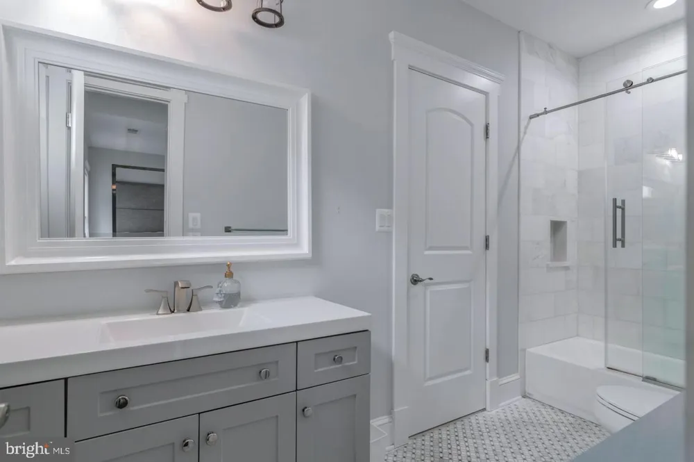 10704 WARWICK AVENUE #A Fairfax, VA 22030