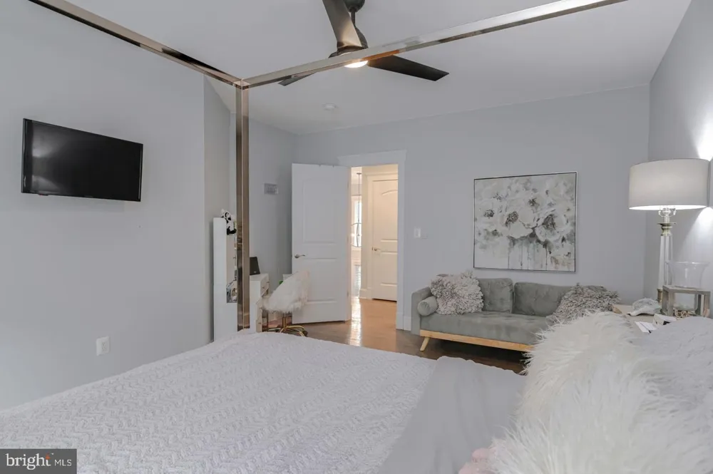 10704 WARWICK AVENUE #A Fairfax, VA 22030