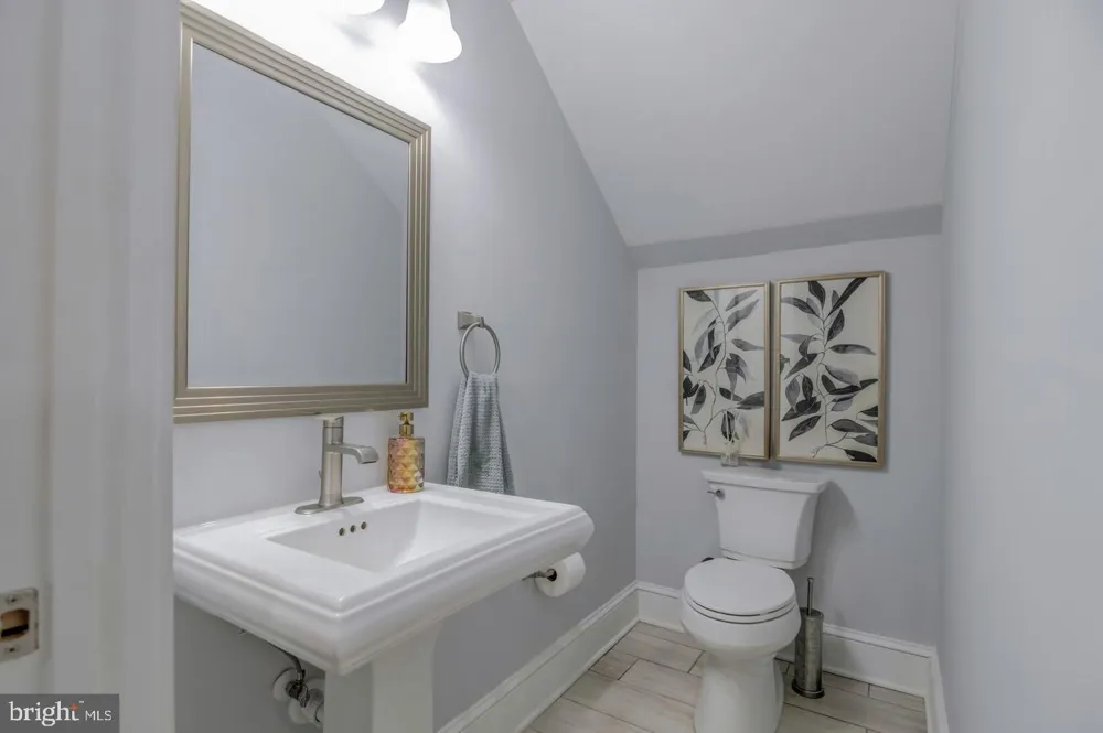10704 WARWICK AVENUE #A Fairfax, VA 22030