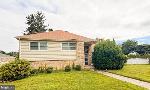 838 WASHINGTON LANE