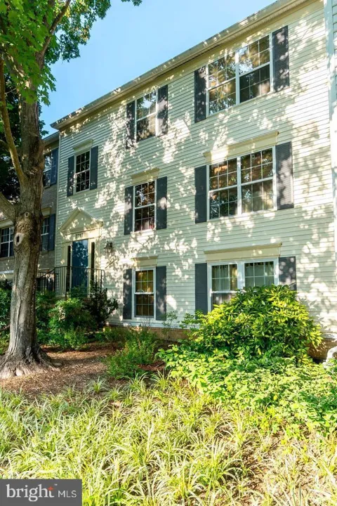 7717 INVERSHAM DRIVE #115