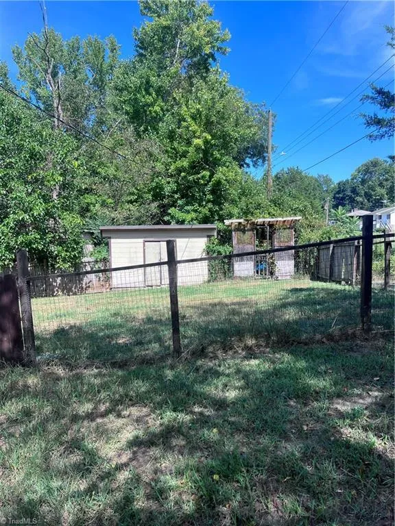 6112 Meadowbrook Drive Trinity, NC 27370
