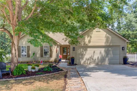 1023 Laurel Green Lane